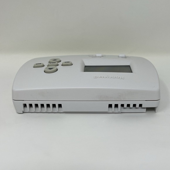 Honeywell PRO 4000 TH4110D1007 Programmable Thermostat Tested Used - Picture 4 of 10